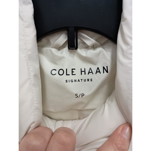 Cole Haan Signature Womens Puffer Vest Size Small Ivory Quilted Outdoor Full Zip - Picture 4 of 8